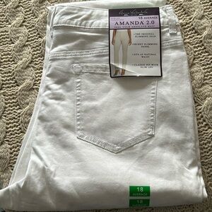 NEW GLORIA VANDERBILT JEANS